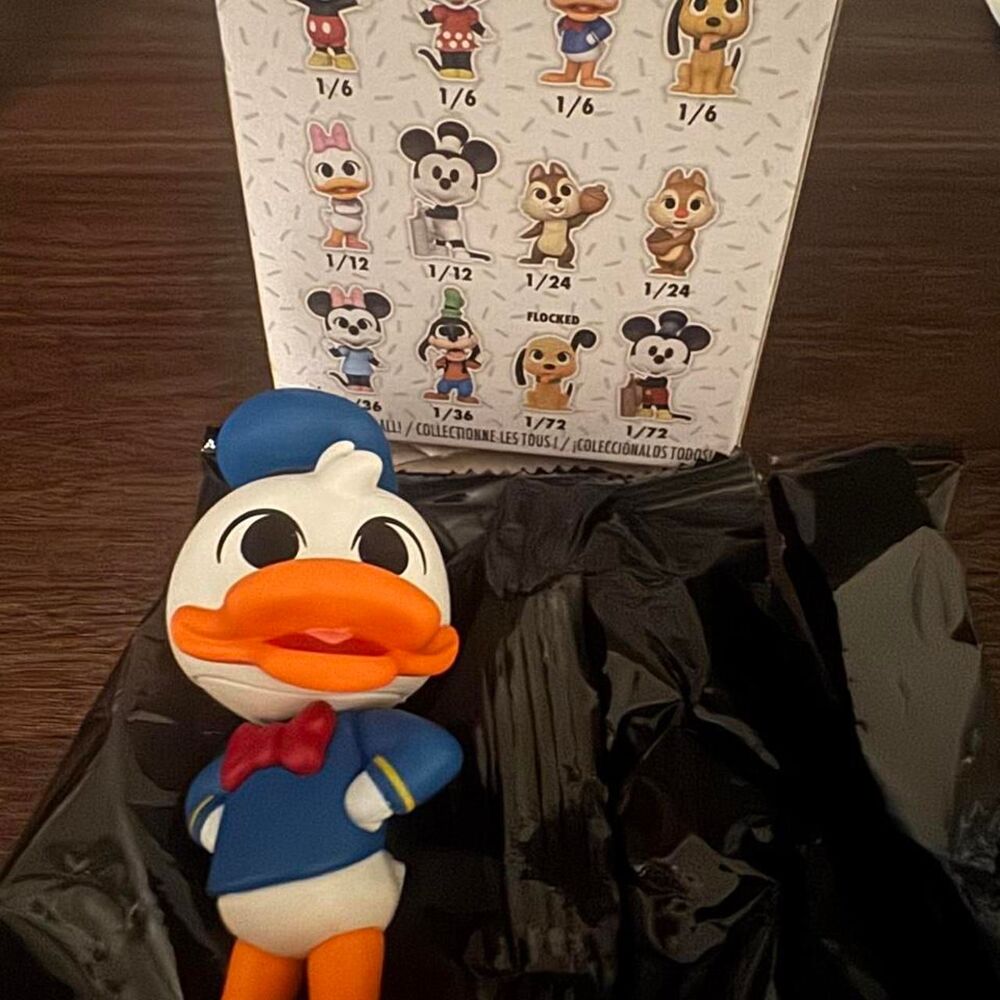 Disney Donald Duck Blind Box Figurine - new